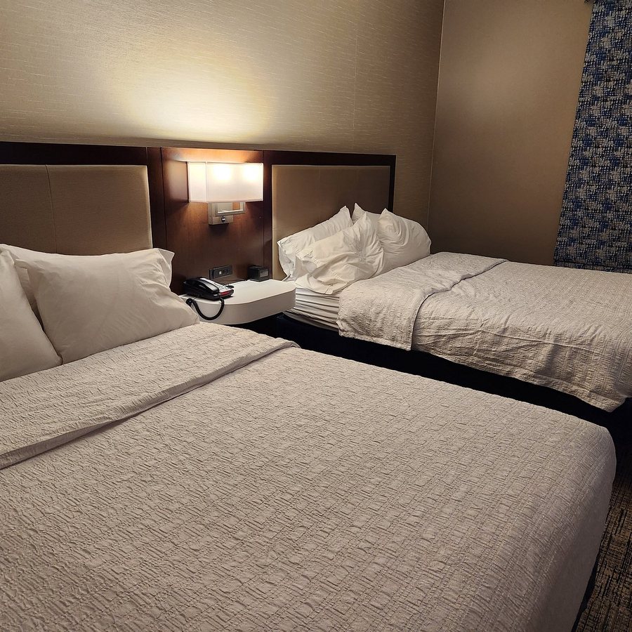 Hampton Inn Suites St George SunRiver — Guest room