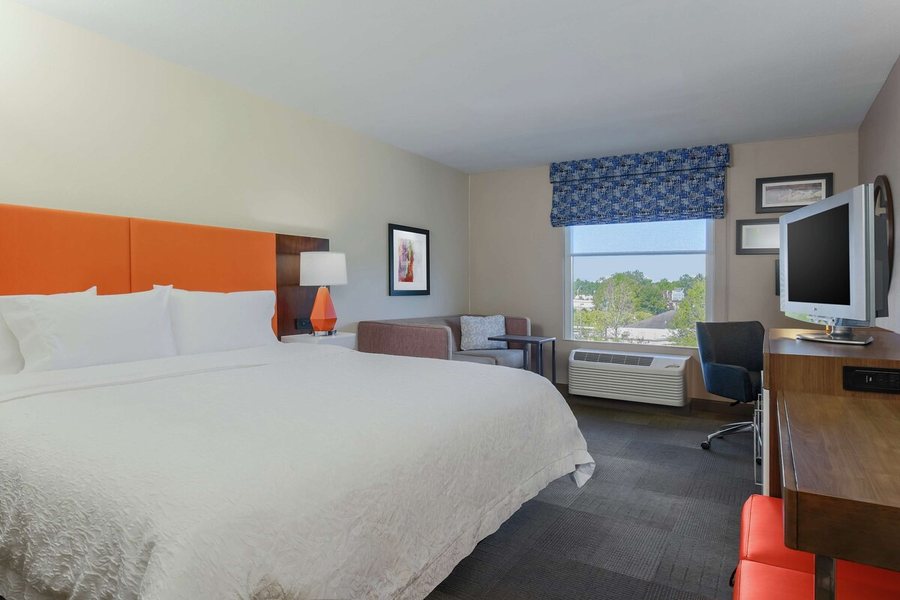 Hampton Inn Suites Tallahassee I 10 Thomasville Rd — Guest room