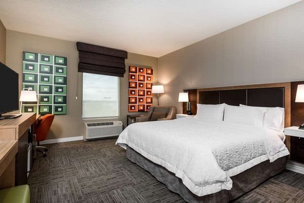 Hampton Inn Suites West Melbourne Palm Bay Road — Guest room