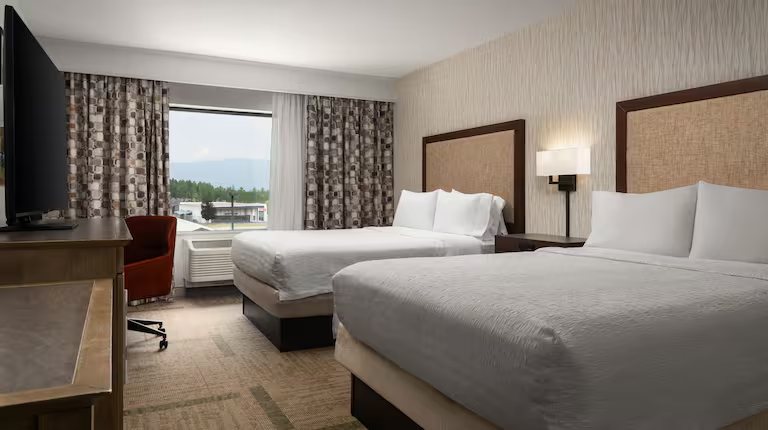 Hampton Inn Suites Whitefish — Guest room