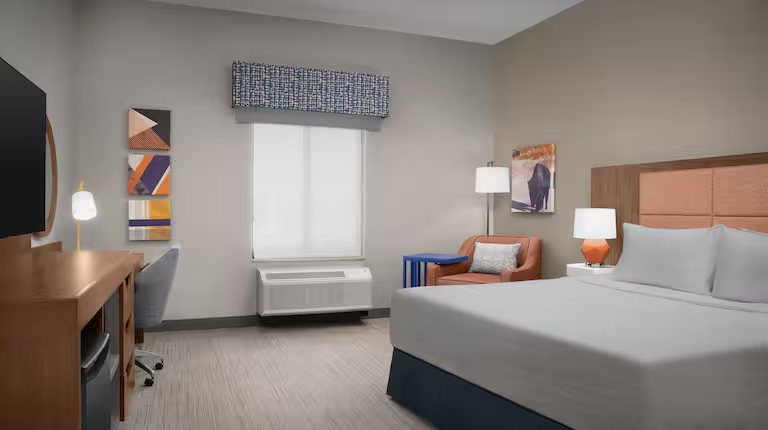 Hampton Inn Suites Williston — Guest room