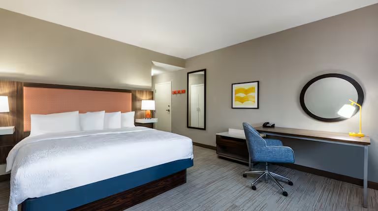 Hampton Inn Suites Woodward — Guest room