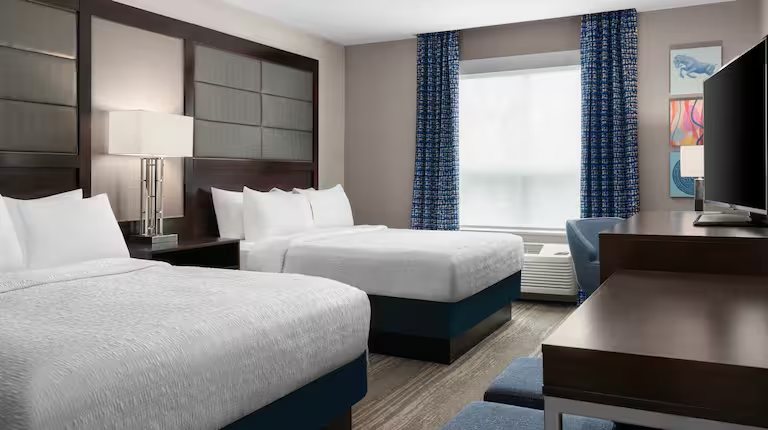 Hampton Inn Suites Worcester — Guest room