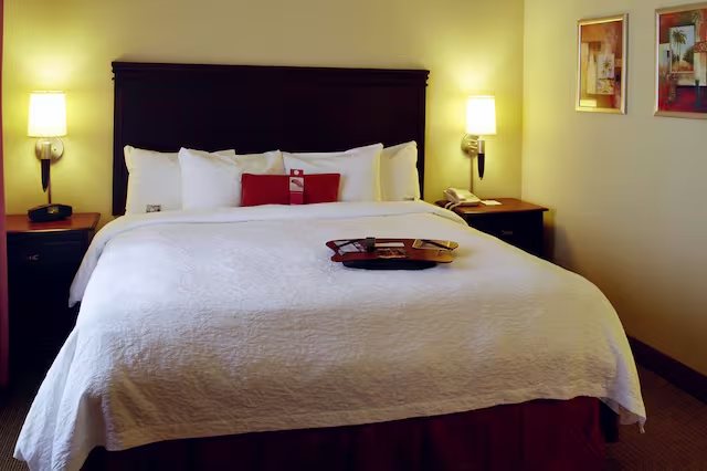 Hampton Inn Sulphur Springs — Guest room