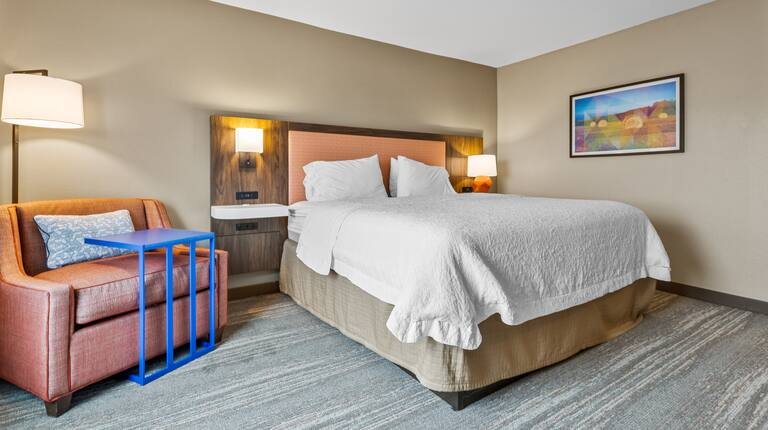 Hampton Inn Temple — Guest room