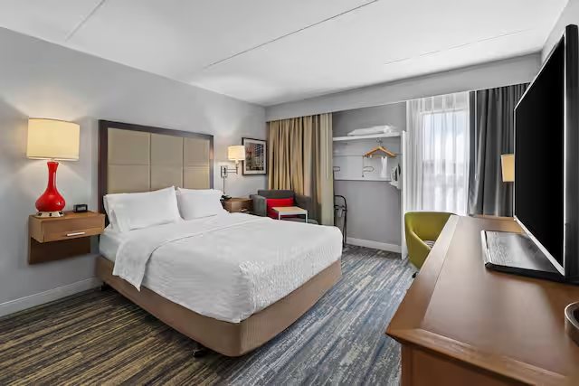 Hampton Inn Toledo South Maumee — Guest room