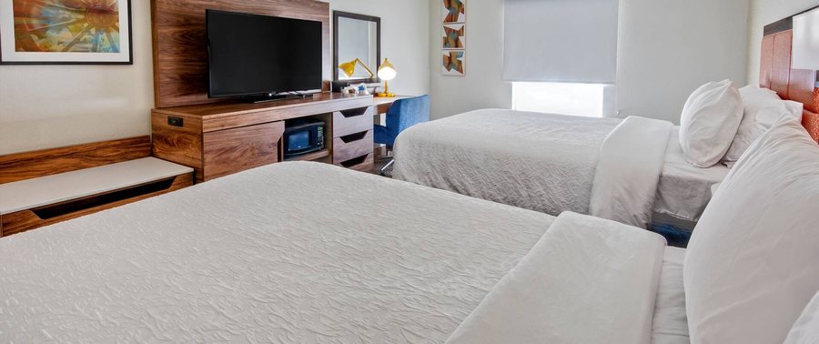 Hampton Inn Van Buren — Guest room