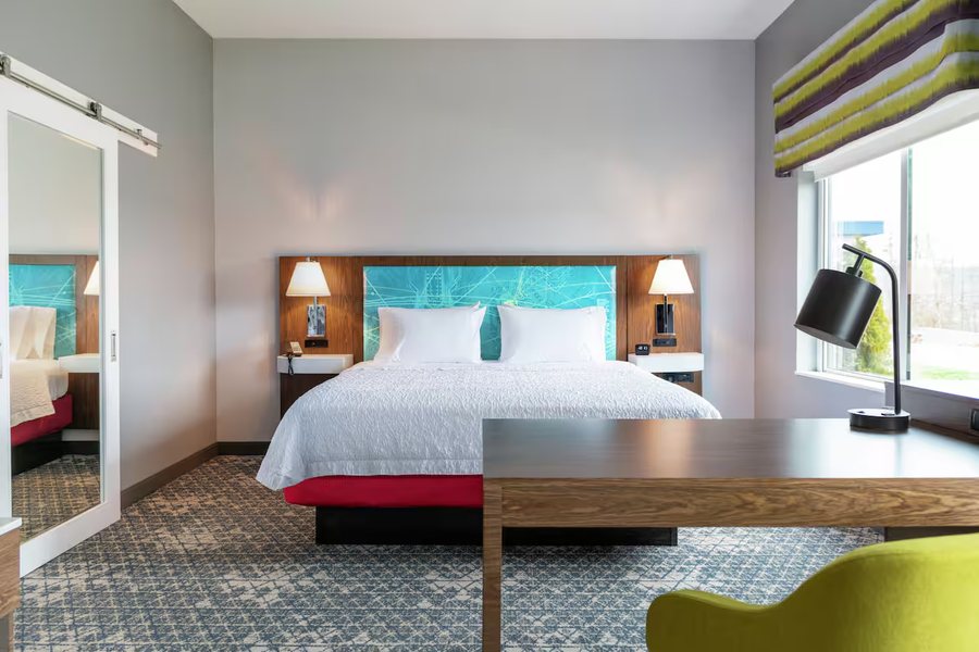 Hampton Inn Wichita Northwest — Guest room