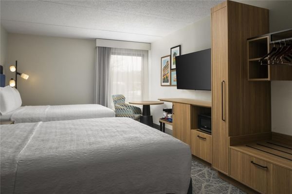 Hampton Inn York — Guest room