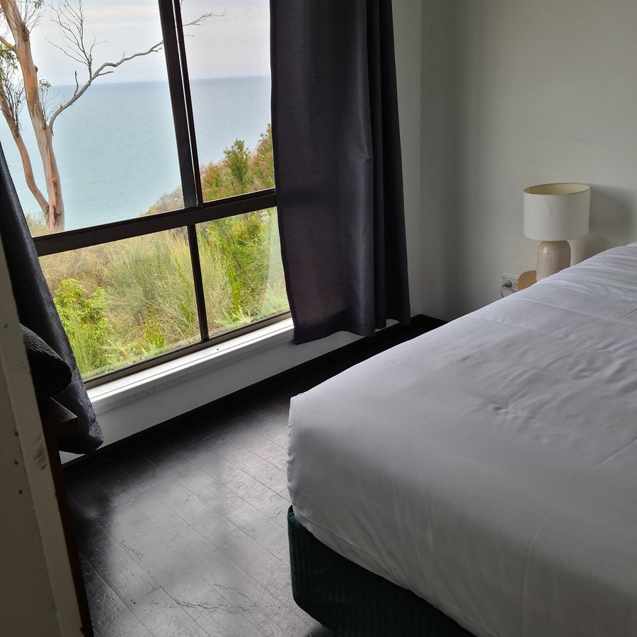 Hamptons on the Bay — Guest room