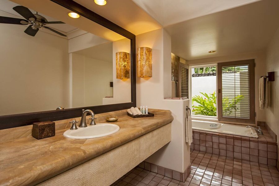 Hana Maui Resort a Destination by Hyatt Hotel — Bathroom