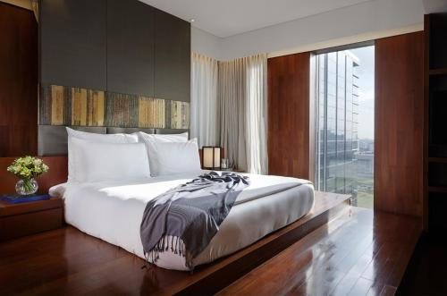 Hansar Bangkok Hotel — Guest room