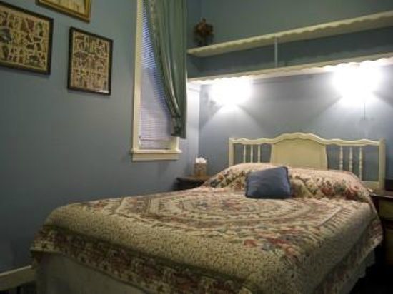 Hansen House Mansion Guest House Chicago Illinois — Guest room