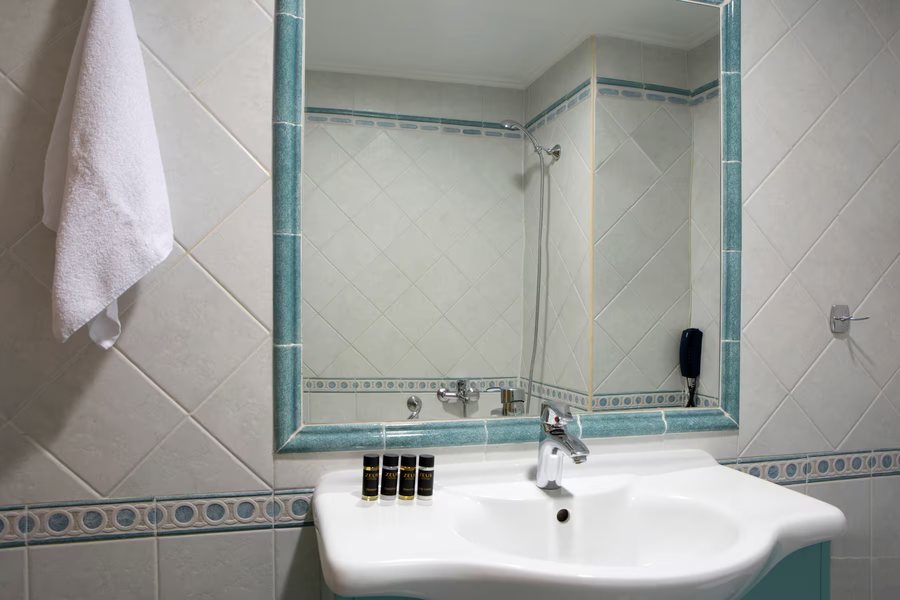 Hapimag Resort Athene — Bathroom