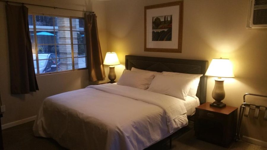 Happy Hollow Motel — Guest room