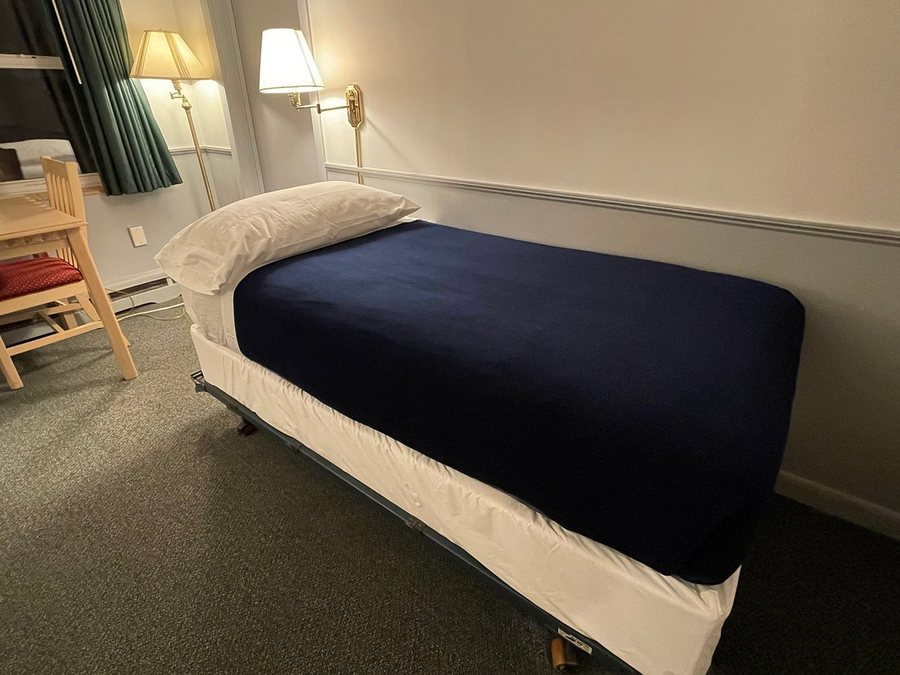 Harbor Landing — Guest room