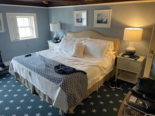 Harbor Light Inn — Guest room