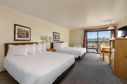 Harbor Lite Lodge — Guest room