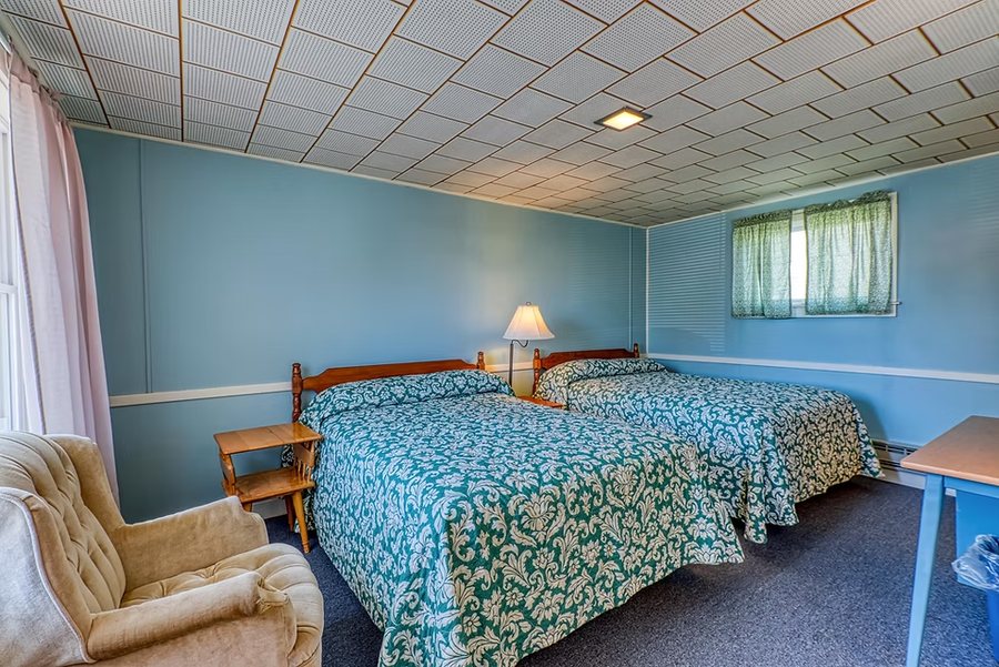 Harbor View Motel And Cottages — Guest room