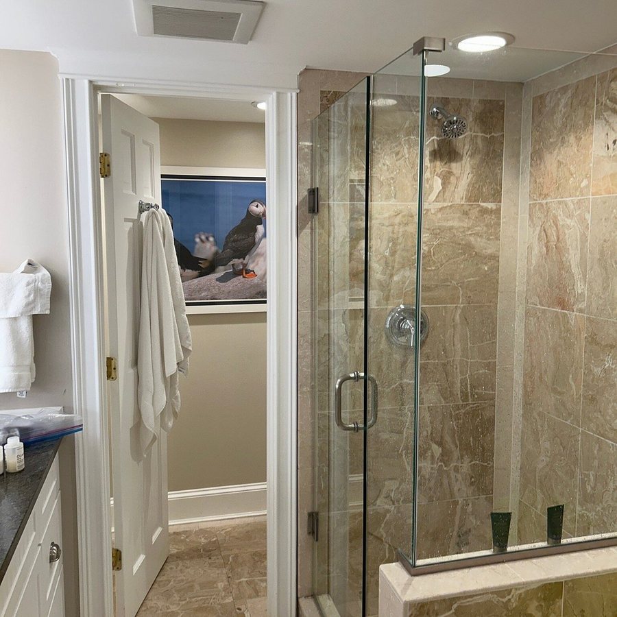 Harborside Hotel Spa Marina — Bathroom