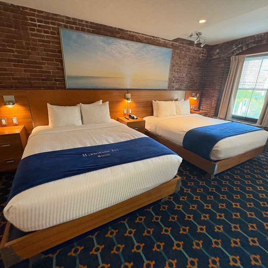 Harborside Inn — Guest room