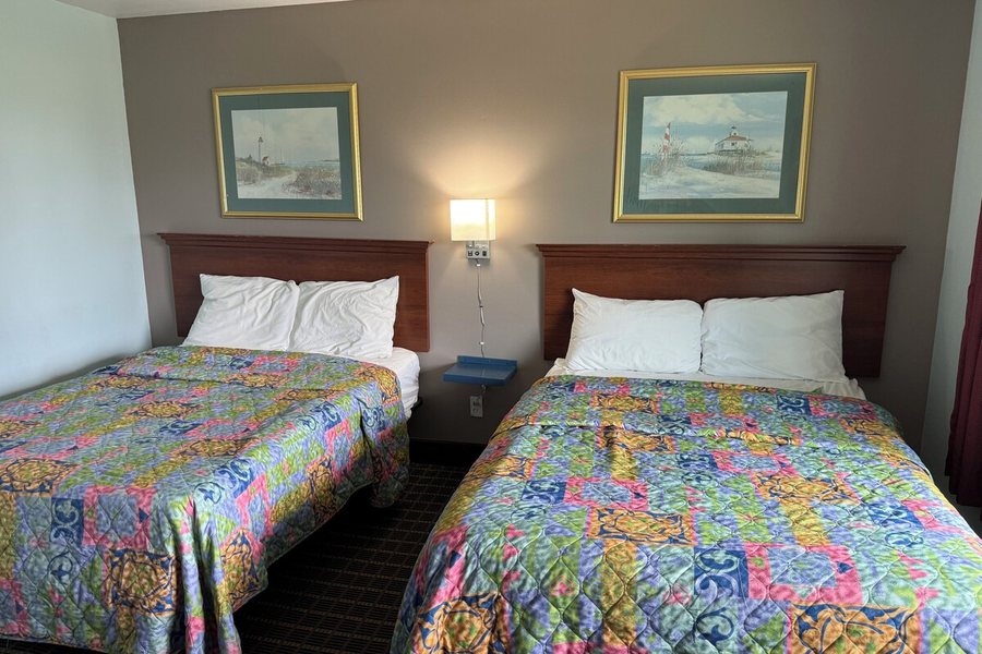Harborview Motel — Guest room
