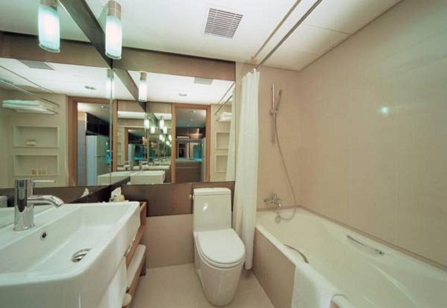 Harbour Grand Kowloon — Bathroom