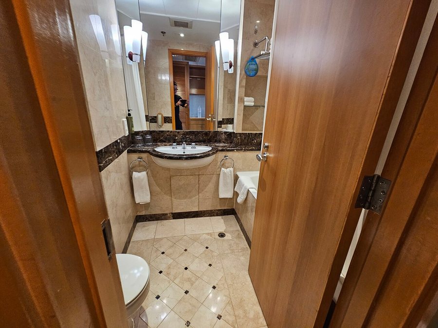 Harbour Plaza Resort City Hong Kong — Bathroom