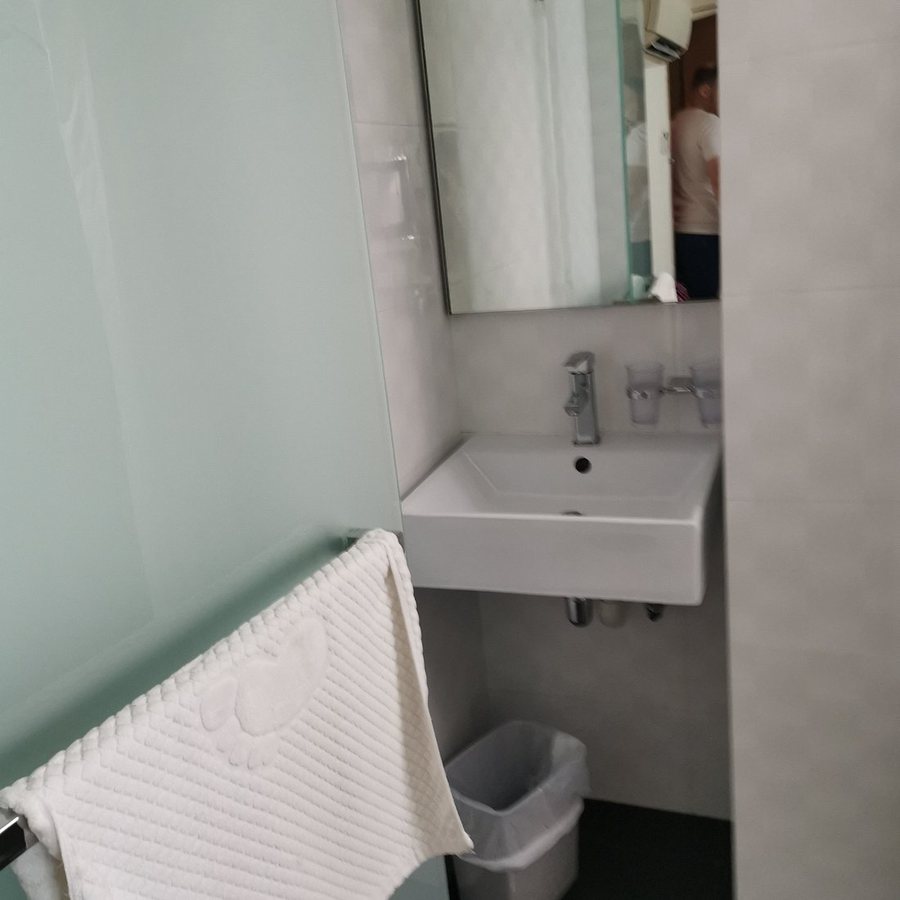 Harbour Ville Hotel — Bathroom