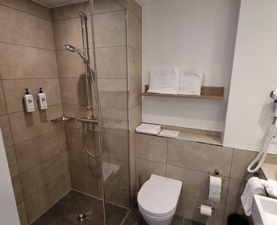 HARBR Hotel Ludwigsburg a member of Radisson Individuals — Bathroom