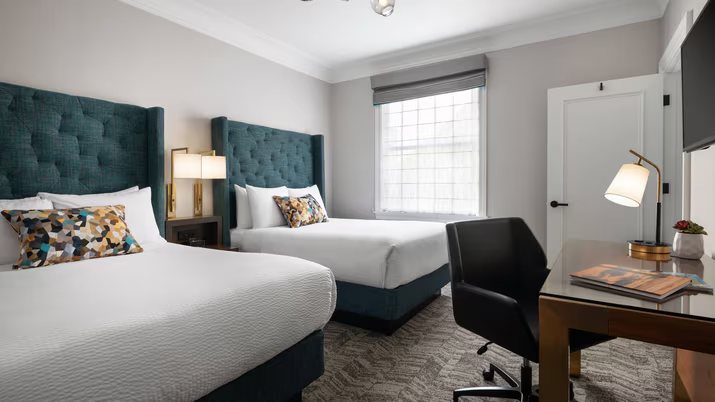 Harcourt Hotel — Guest room