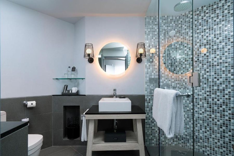 Hard Rock Hotel Bali — Bathroom