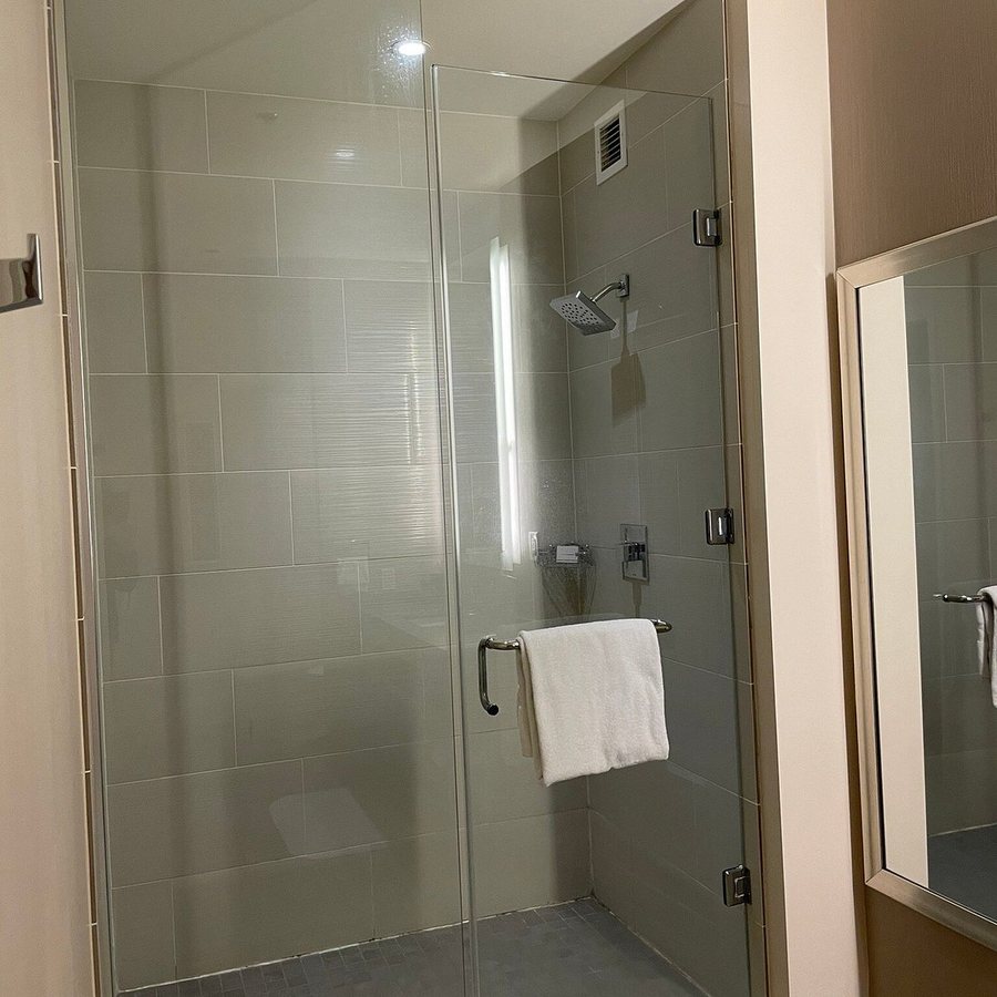 Hard Rock Hotel Casino — Bathroom