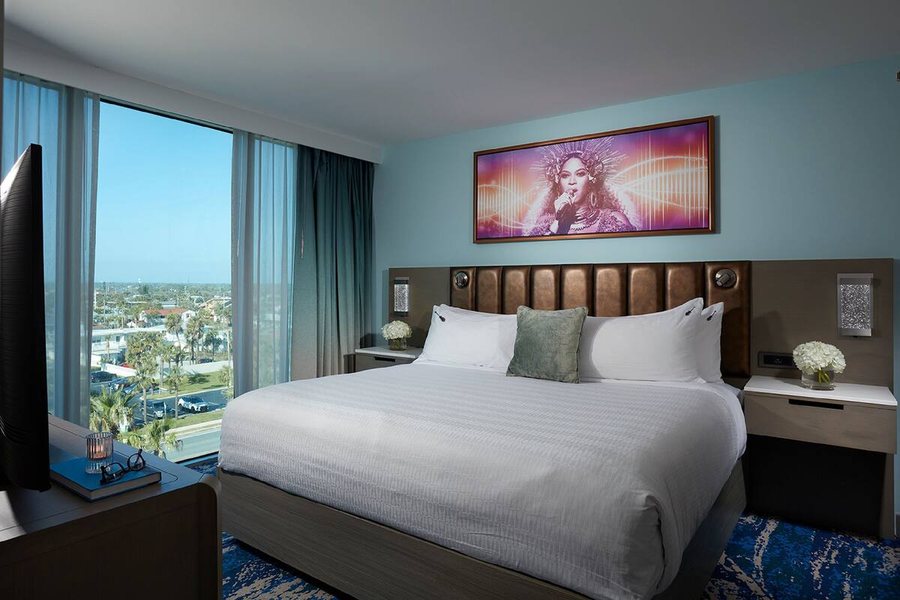 Hard Rock Hotel Daytona Beach Daytona Beach Florida — Guest room