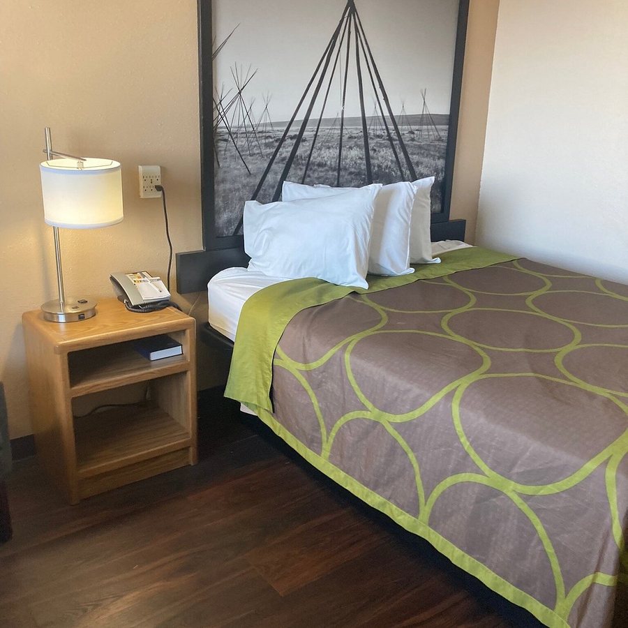 Hardin KOA — Guest room