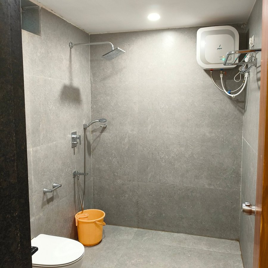 Haritha Hill Resort — Bathroom