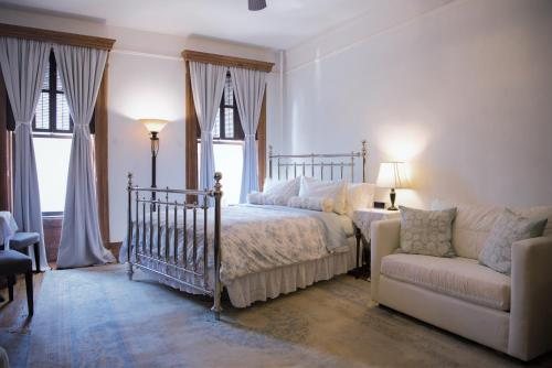 Harlem Grand New York City New York — Guest room