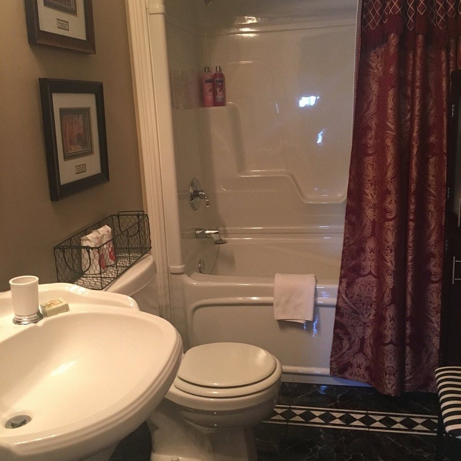 Harmony Bed Breakfast — Bathroom