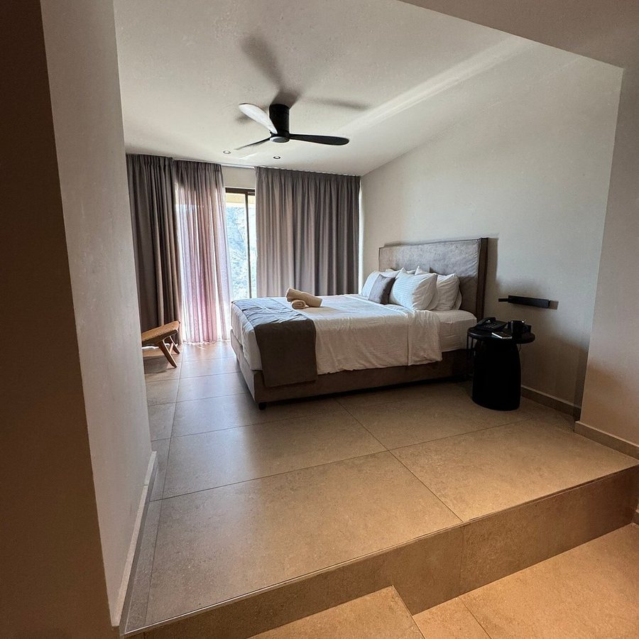 Harmony E Rock Hotel Resort — Guest room