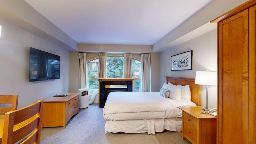 Harney Peak Inn — Guest room