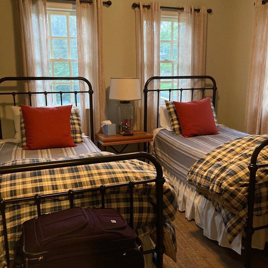 Harpers Ferry Guest House — Guest room