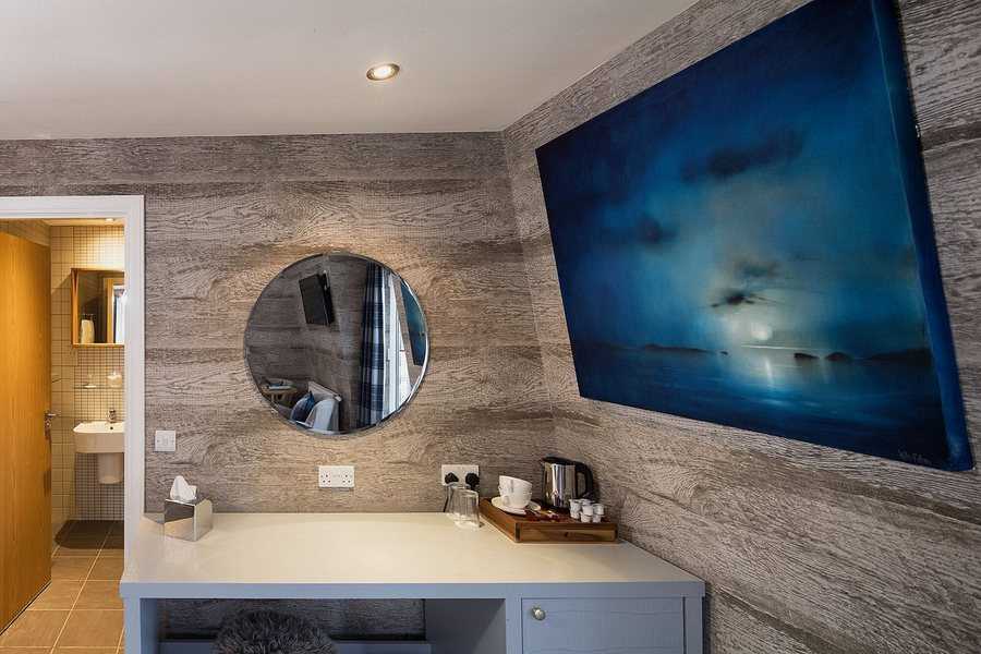 Harris Hotel — Bathroom