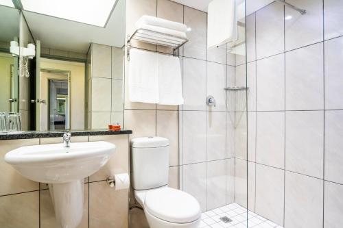 Harrismith Inn — Bathroom