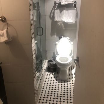 Harrison On The Beach Miami Beach Florida — Bathroom