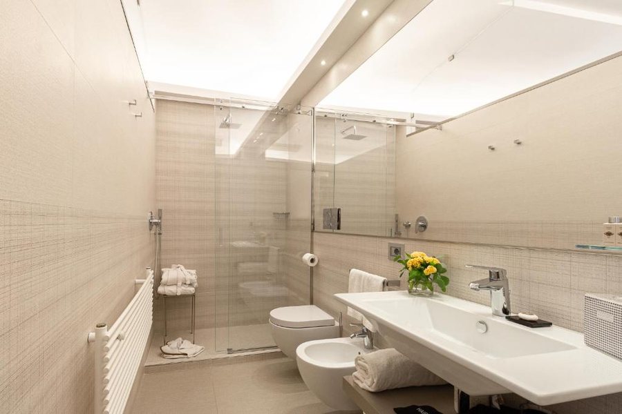 Harry s Bar Trevi Hotel Restaurant — Bathroom