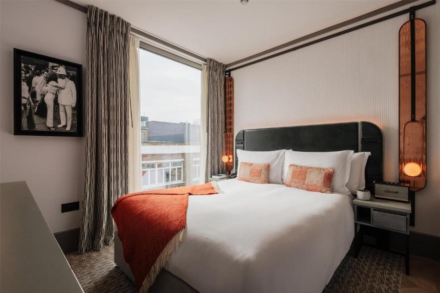 Hart Shoreditch Hotel London Curio Collection By Hilton — Guest room