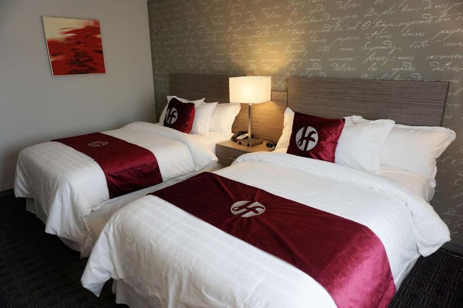 Hartford Hotel BW Signature Collection — Guest room