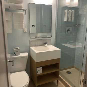 Harvard Square Hotel — Bathroom