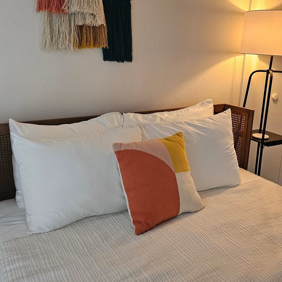 Harvest Barn Inn — Guest room