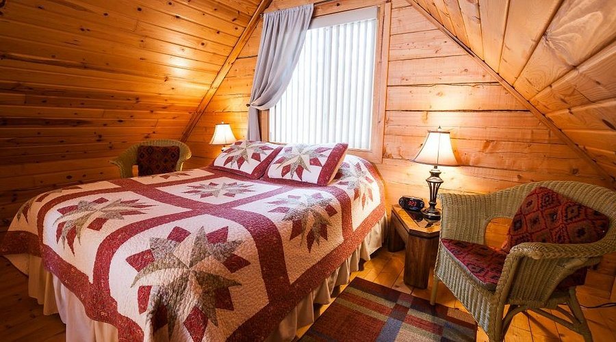 Hatcher Pass Lodge — Guest room